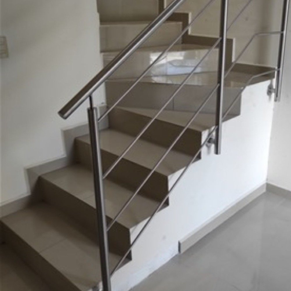 SOPORTE DE POSTE A PASAMANOS DE 2" AJUSTABLE  - Imagen 5